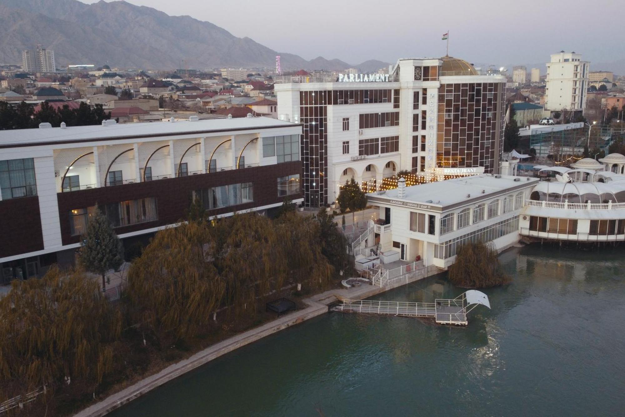 Parliament Palace Hotel Khujand Ngoại thất bức ảnh